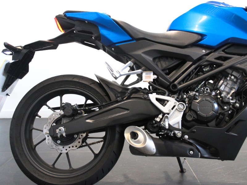 2025 (25) Honda CB125R 5414382