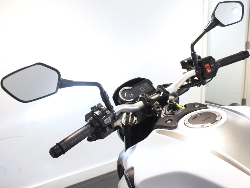 2023 (73) Honda CB1000R 5554277