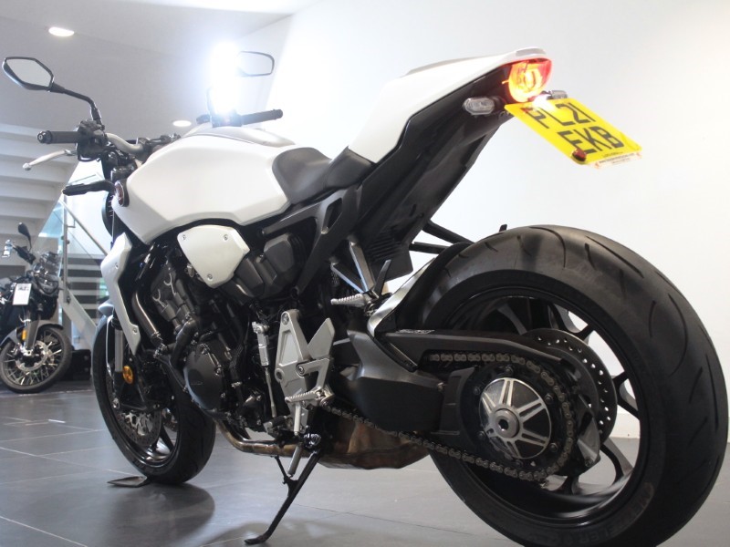 2023 (73) Honda CB1000R 5554284