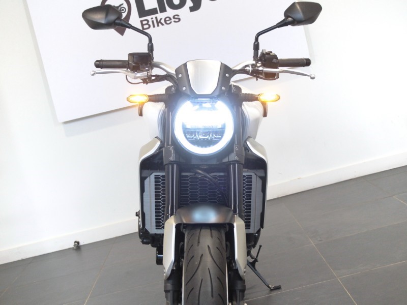 2023 (73) Honda CB1000R 5554297