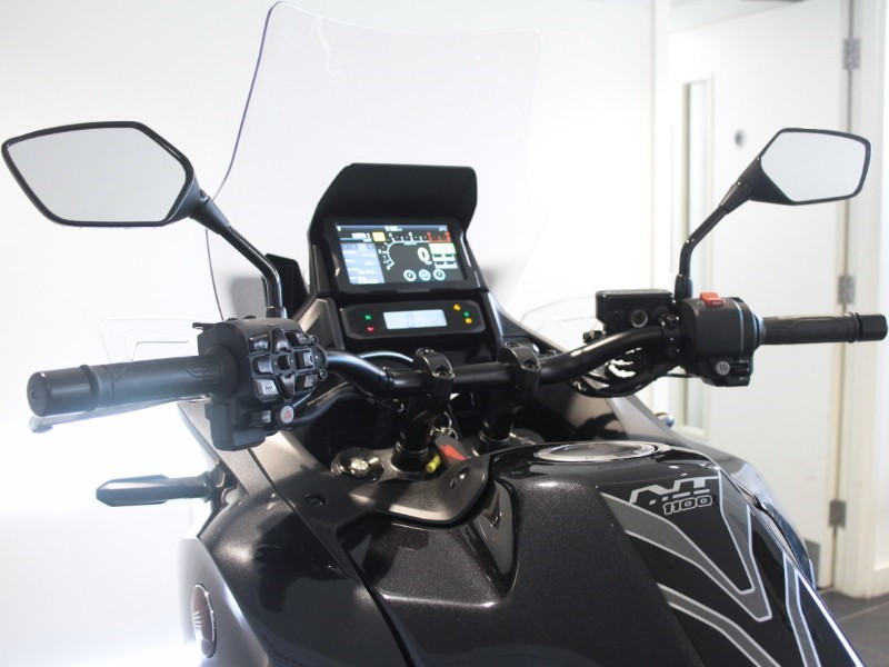 2024 (73) Honda NT1100 5594098