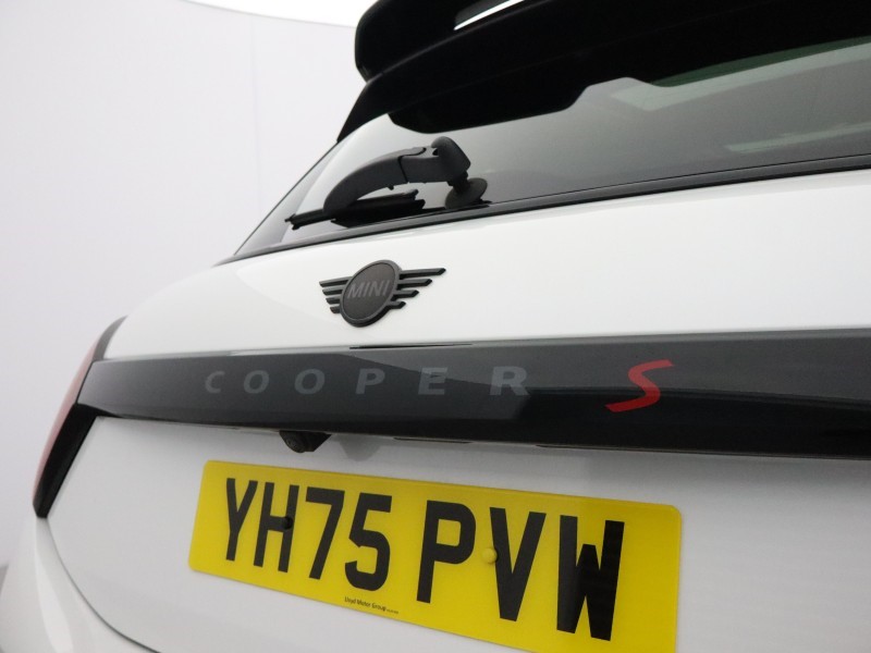 2025 (75) MINI COOPER 2.0 S Sport 5dr Auto 5943510
