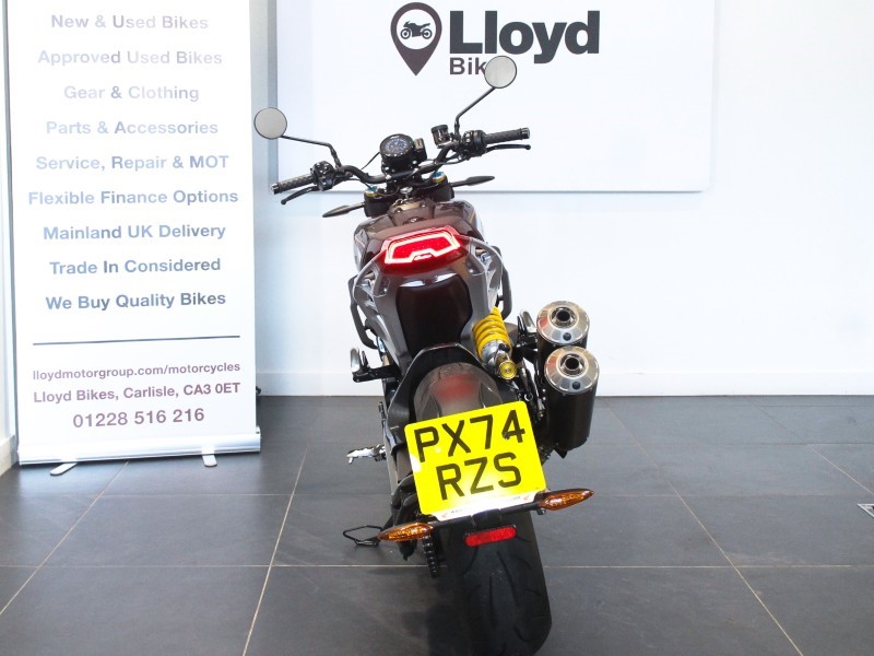 2024 (74) Indian FTR 1200 R Carbon 5594025