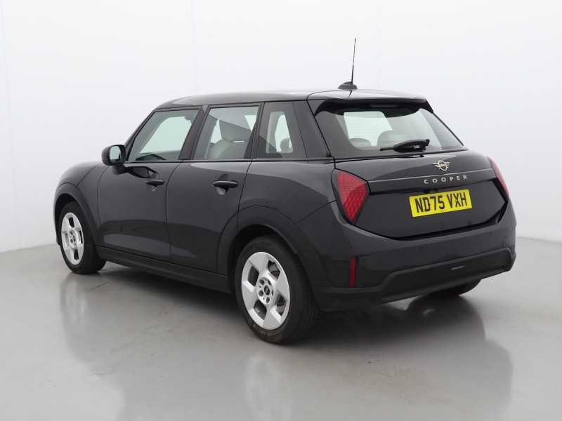 2025 (75) MINI COOPER 1.5 C Classic 5dr Auto 5928988
