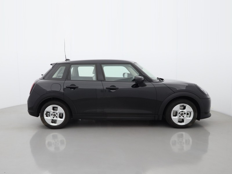 2025 (75) MINI COOPER 1.5 C Classic 5dr Auto 5928991