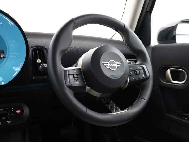 2025 (75) MINI COOPER 1.5 C Classic 5dr Auto 5929039