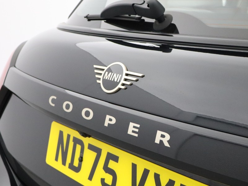 2025 (75) MINI COOPER 1.5 C Classic 5dr Auto 5928993