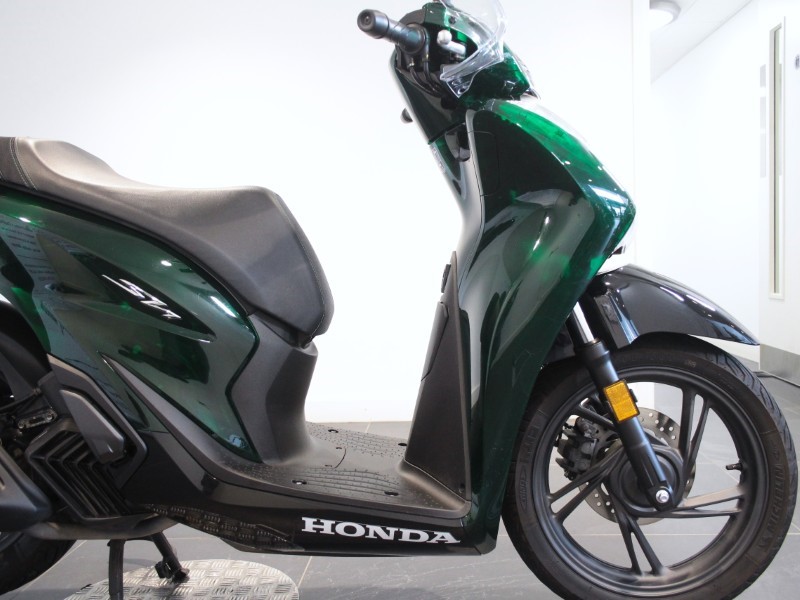 2024 (24) Honda SH125i Plus Smart Top Box 5682754