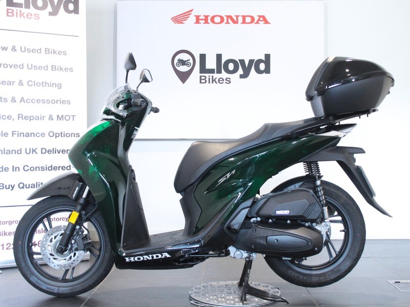 2024 (24) Honda SH125i Plus Smart Top Box 5682744