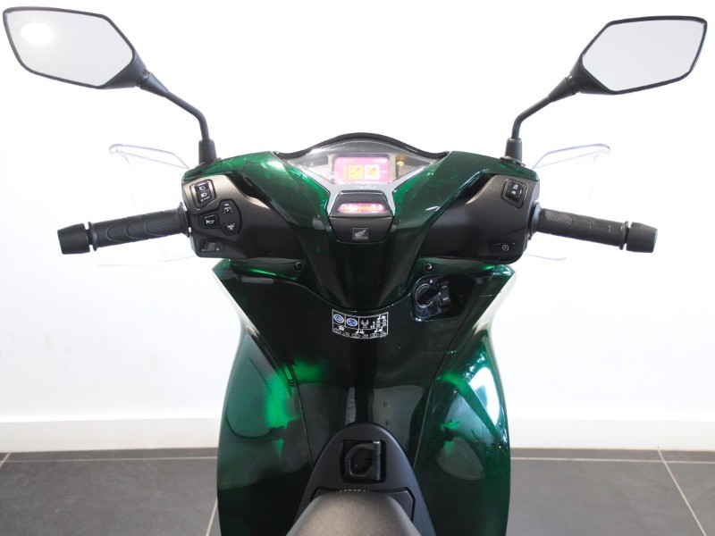 2024 (24) Honda SH125i Plus Smart Top Box 5682751