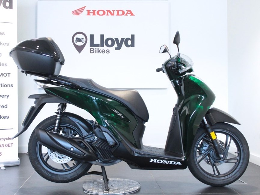 2024 (24) Honda SH125i Plus Smart Top Box