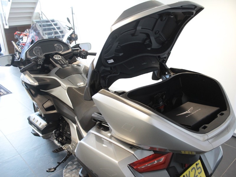 2025 (25) Honda GL1800 Gold Wing Tour DCT Airbag 5695147