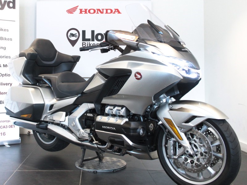 2025 (25) Honda GL1800 Gold Wing Tour DCT Airbag 5695122