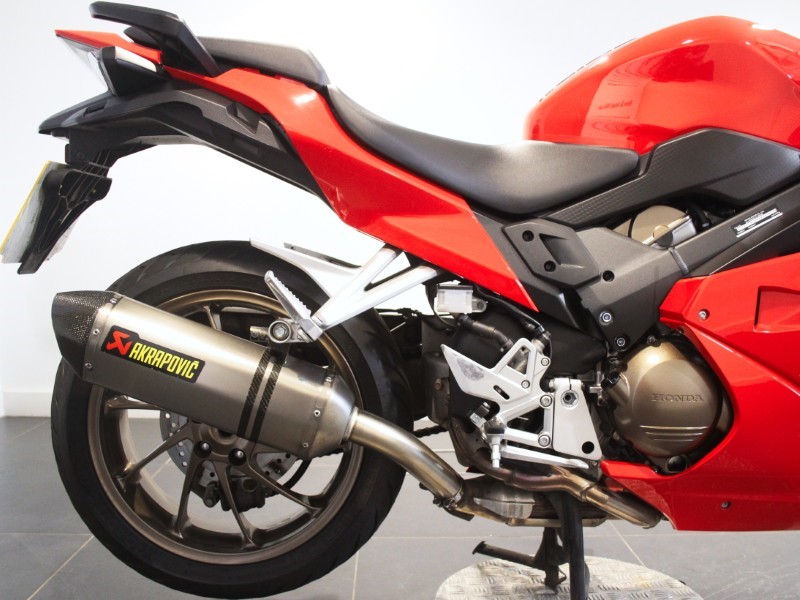 2019 (69) Honda VFR800 5717457