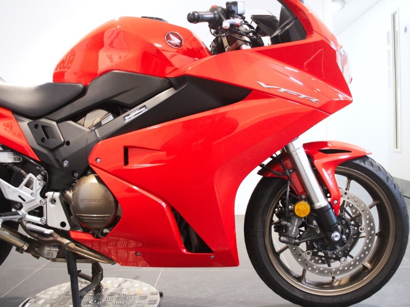 2019 (69) Honda VFR800 5717459