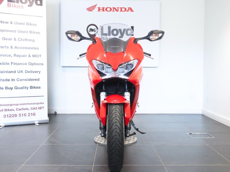 2019 (69) Honda VFR800 5717444