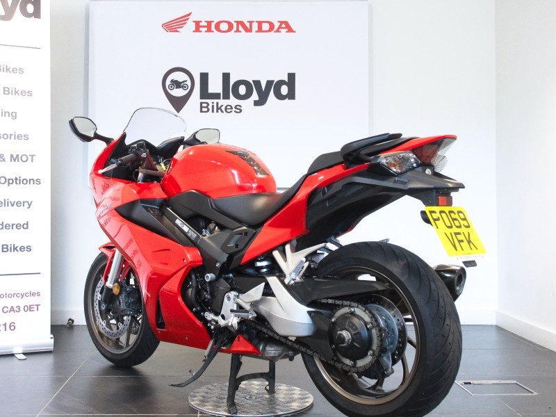 2019 (69) Honda VFR800 5717447