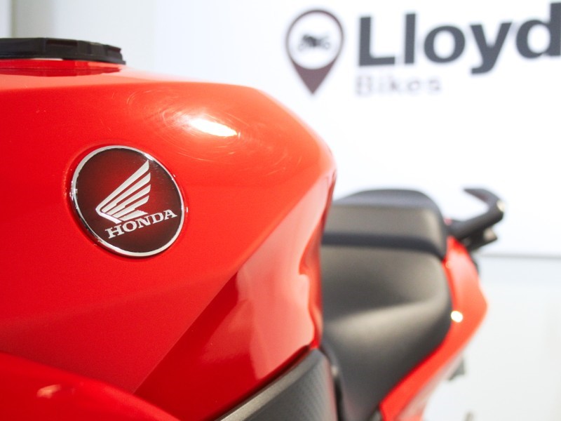 2019 (69) Honda VFR800 5717463