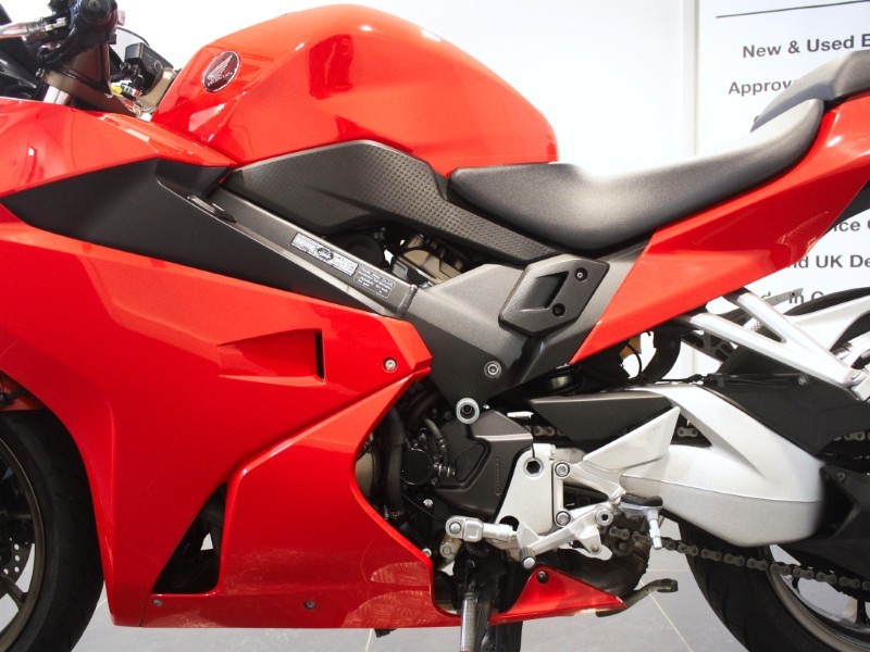 2019 (69) Honda VFR800 5717461