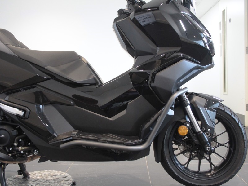 2025 (25) Honda ADV350 5721598
