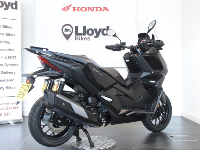 2025 (25) Honda ADV350 5721589