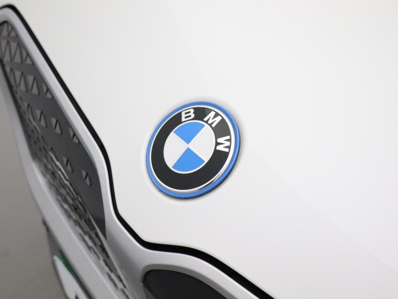 2024 (24) BMW iX1 150kW eDrive20 Sport 65kWh 5dr Auto 5984660