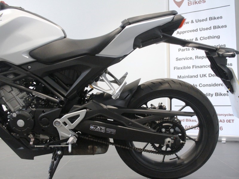 2025 (25) Honda CB125R 5824010
