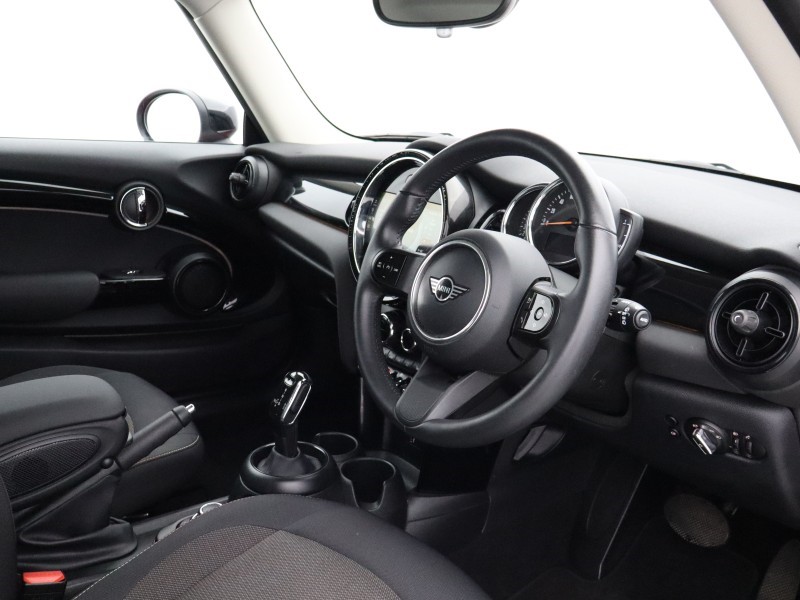 2022 (72) MINI HATCHBACK 1.5 Cooper Classic 3dr Auto 5983255