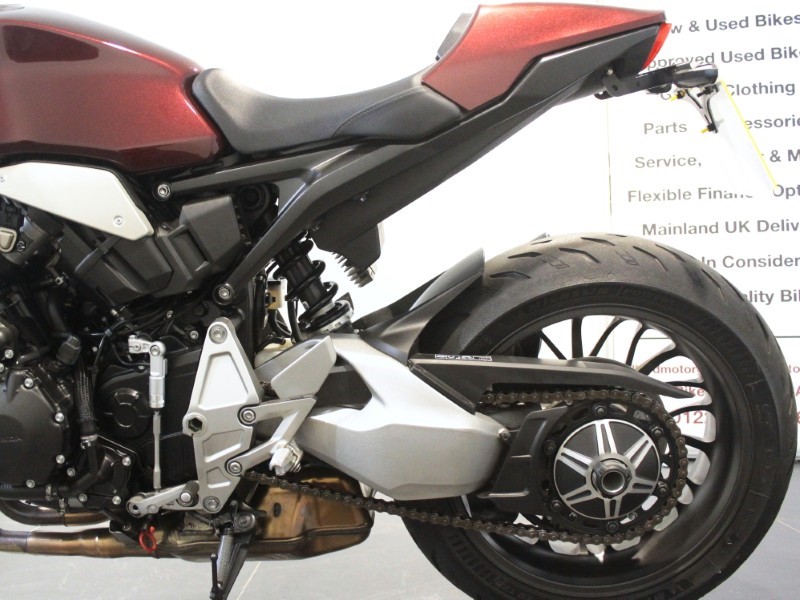 2024 (74) Honda CB1000R 5870359
