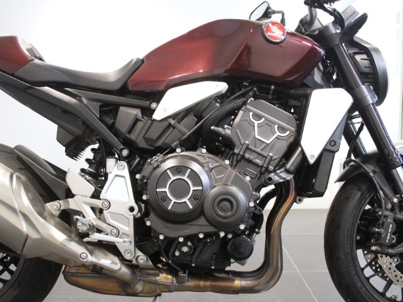 2024 (74) Honda CB1000R 5870354