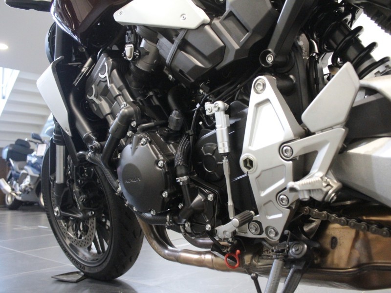 2024 (74) Honda CB1000R 5870360