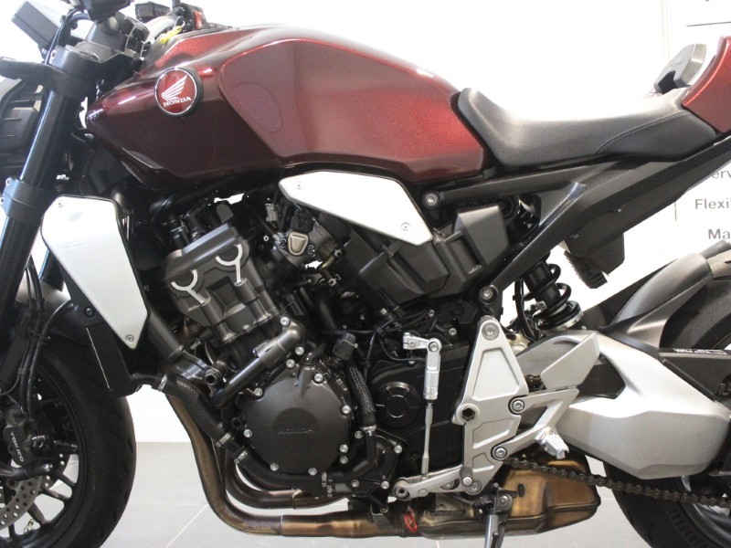 2024 (74) Honda CB1000R 5870358