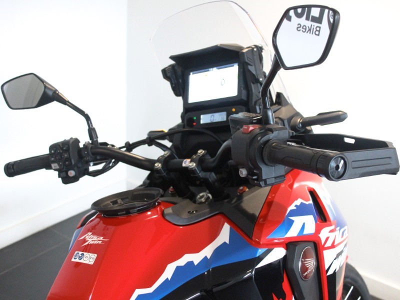 2024 (24) Honda Africa Twin CRF1100 5892863