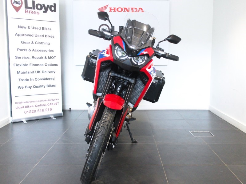 2024 (24) Honda Africa Twin CRF1100 5892852