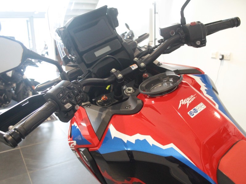 2024 (24) Honda Africa Twin CRF1100 5892872