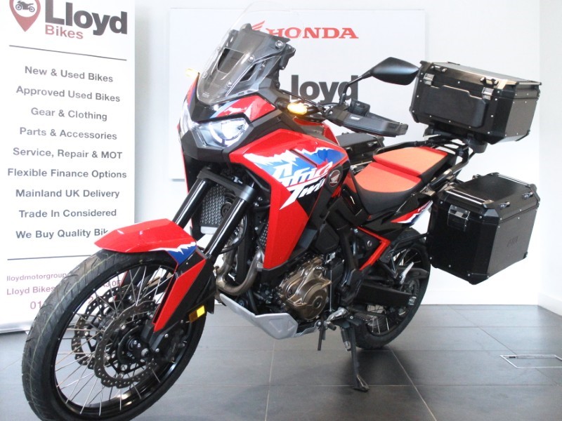 2024 (24) Honda Africa Twin CRF1100 5892853