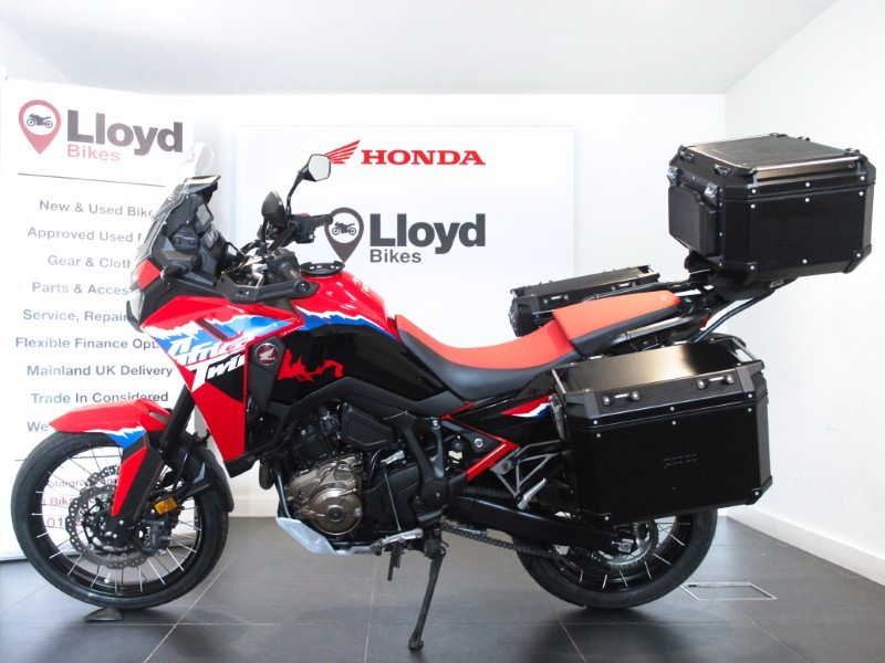 2024 (24) Honda Africa Twin CRF1100 5892854