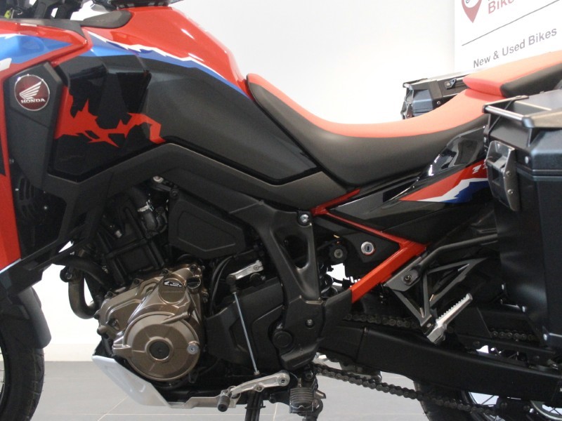 2024 (24) Honda Africa Twin CRF1100 5892870