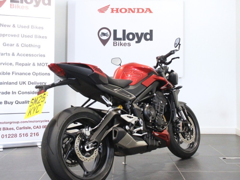 2025 (25) Triumph Street Triple RS 5924395