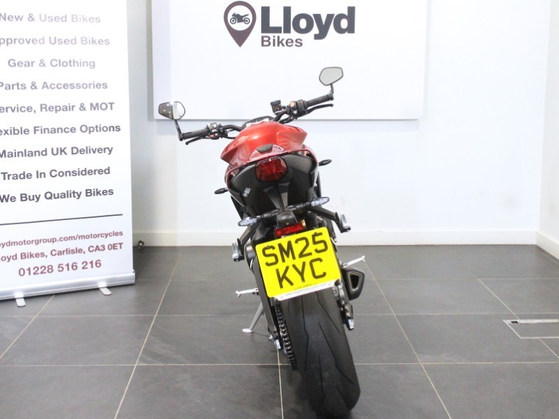 2025 (25) Triumph Street Triple RS 5924394