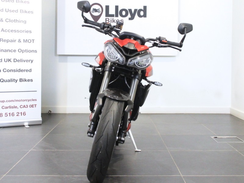 2025 (25) Triumph Street Triple RS 5924390