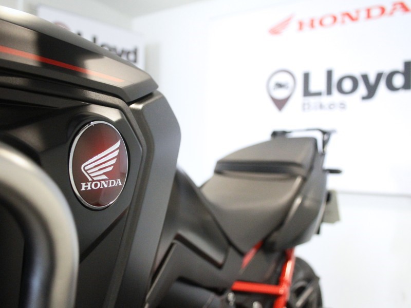 2021 (71) Honda Africa Twin CRF1100 5986099