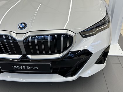 BMW 5 SERIES 530e M Sport 4dr
