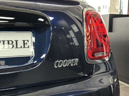  MINI CONVERTIBLE 1.5 Cooper Exclusive 2dr Auto
