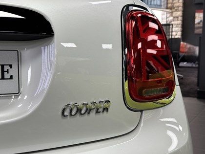  MINI CONVERTIBLE 1.5 Cooper Classic 2dr Auto