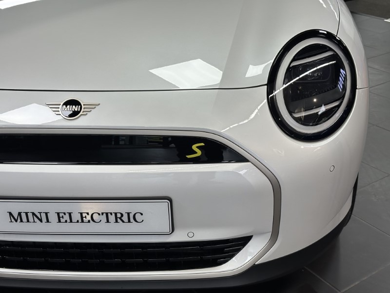 2024 (74) MINI COOPER 160kW SE Exclusive [Level 2] 54kWh 3dr Auto 3257088