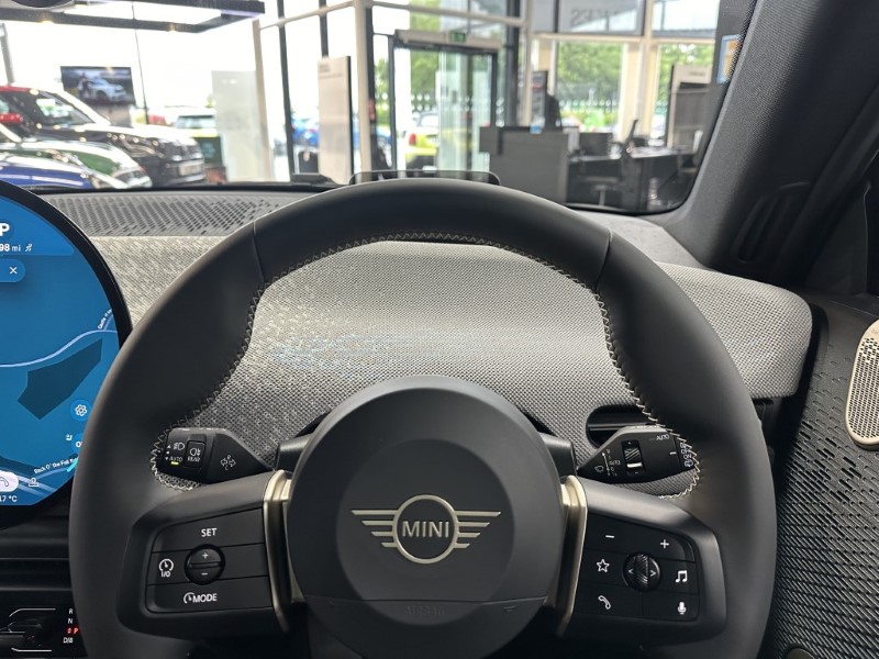 2024 (74) MINI COOPER 160kW SE Exclusive [Level 2] 54kWh 3dr Auto 3257111