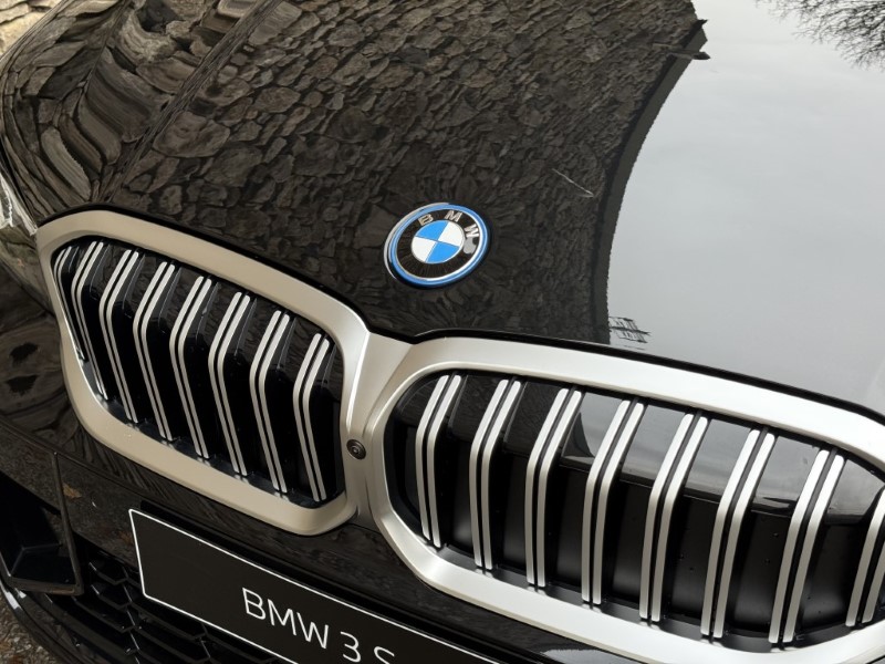  BMW 3 SERIES 330e M Sport 4dr Saloon 3660892