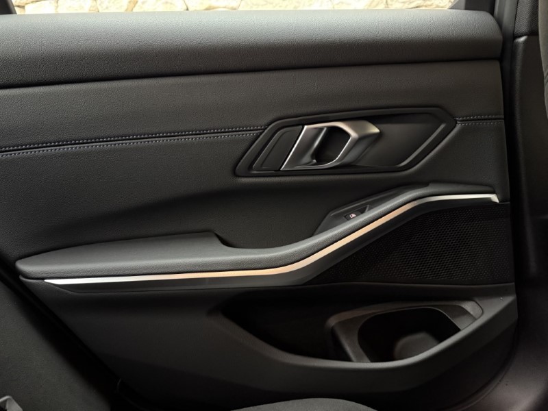  BMW 3 SERIES 330e M Sport 4dr Saloon 3660871