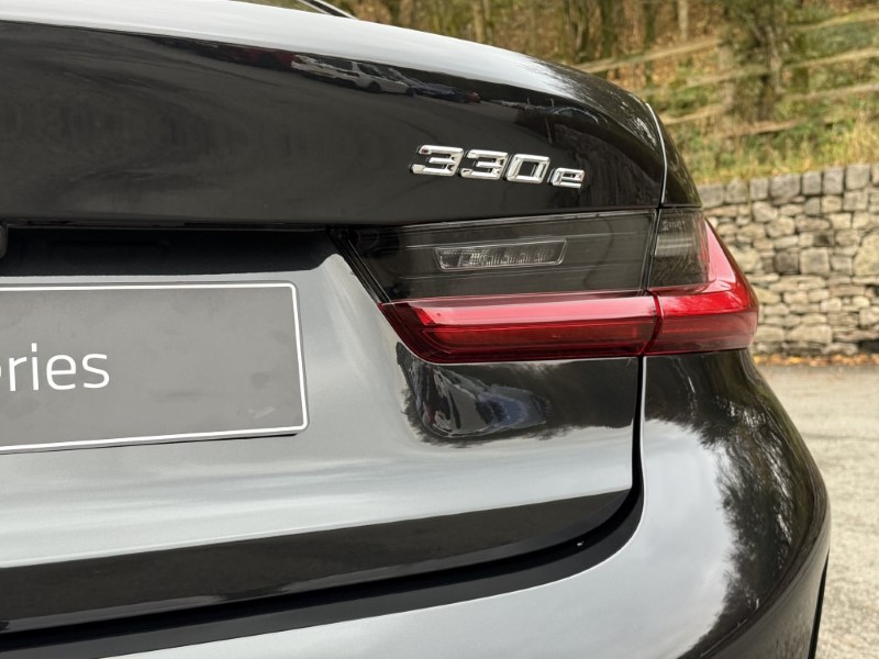  BMW 3 SERIES 330e M Sport 4dr Saloon 3660858